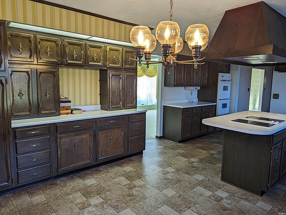 5th image of 386 Chatham Ct