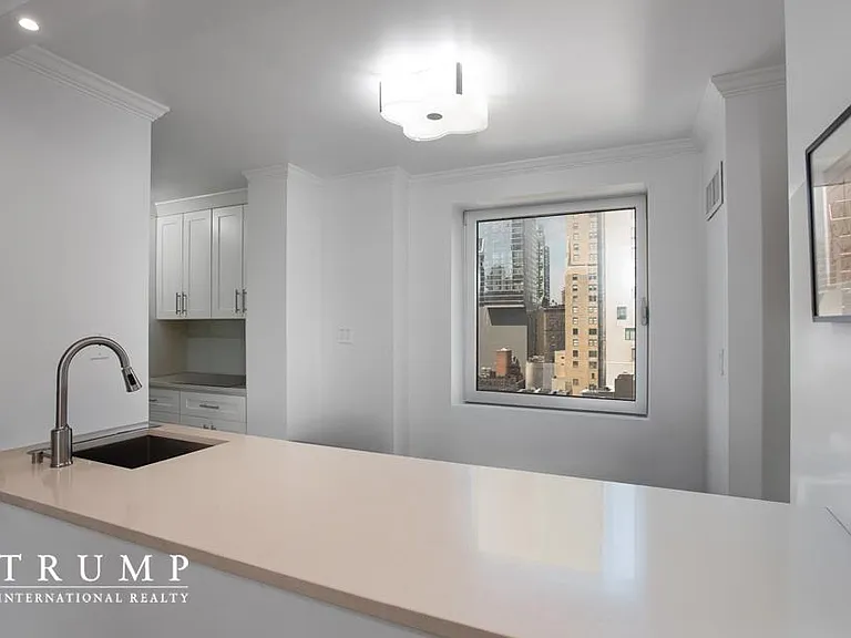106 Central Park S #29A — Photo 12