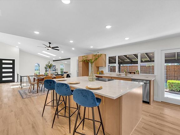 2nd image of 6631 Hunters Ridge Dr
