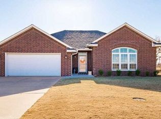 1422 Fairway Dr, Perry, OK 73077