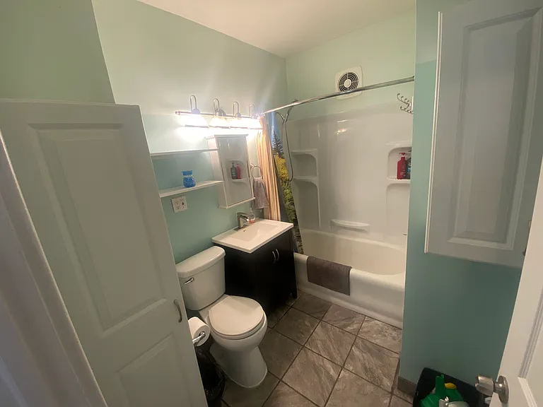 2725 N Bremen St — Photo 12