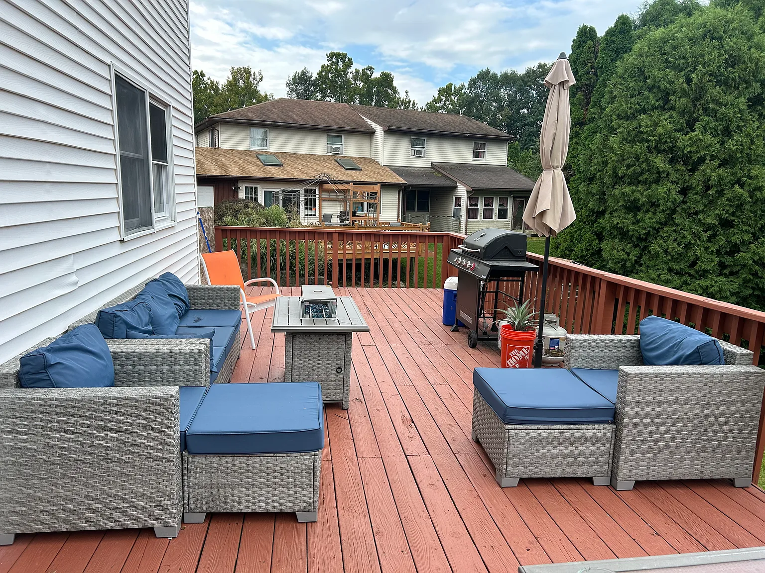 3 bed, 1800 sqft, $2,200 — Photo 2