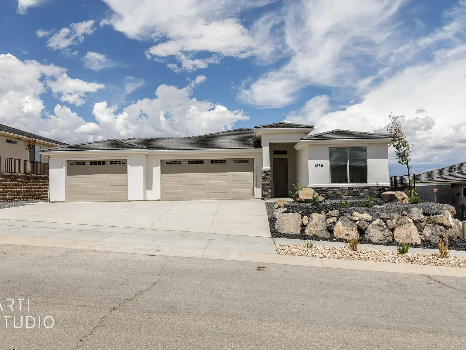 5 bed, 3064 sqft, $3,600 — Photo 2
