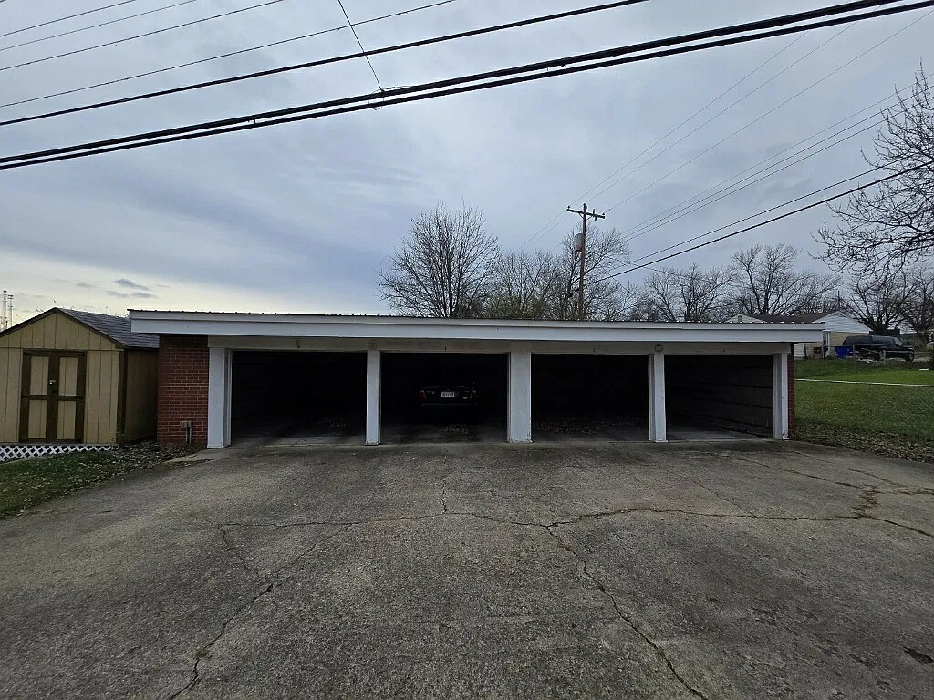 2 bed, $1,000 — Photo 2