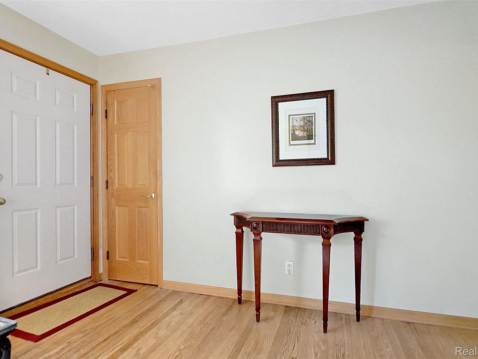 15690 Birwood Ave, photo 4