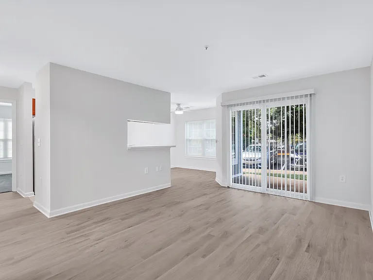 DRING'S REACH APARTMENTS — Photo 5