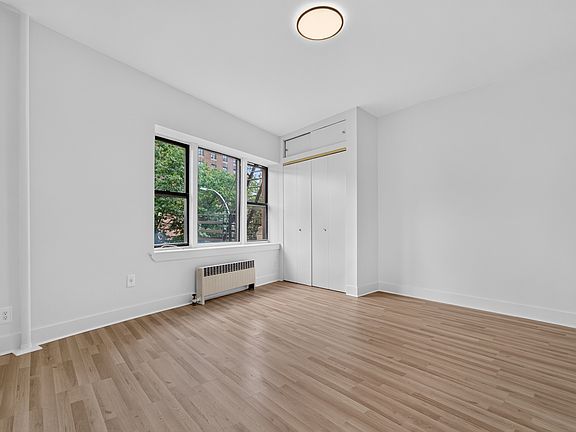 3rd image of 2731 Broadway APT 3D