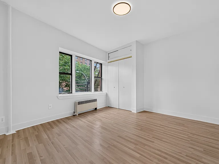 2731 Broadway #3D — Photo 3