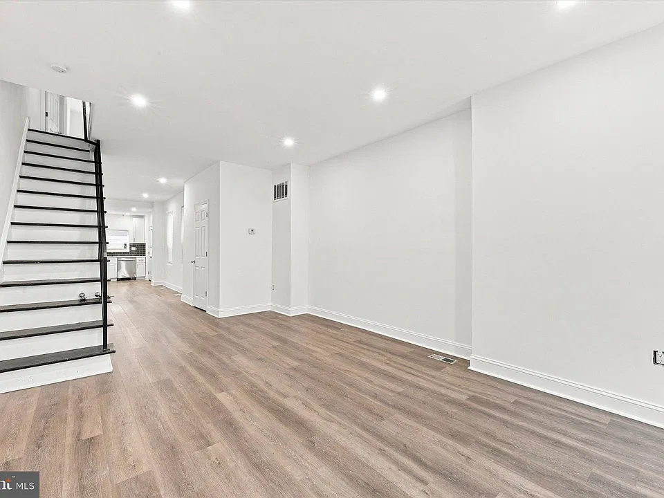 3059 Martha St