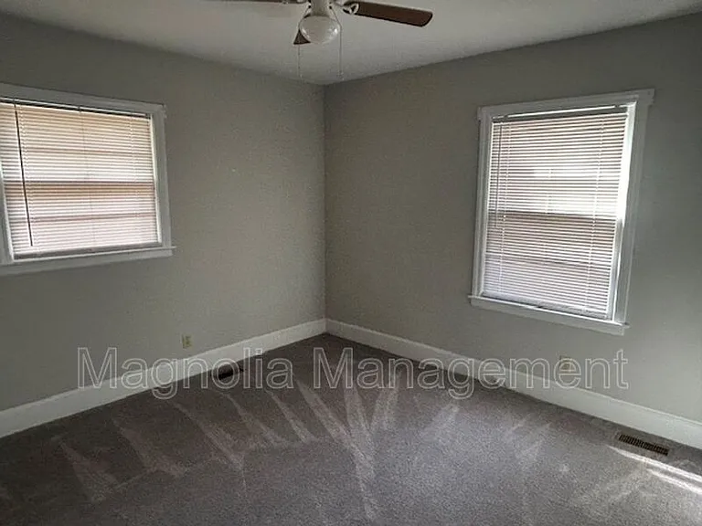 930 Buckhorn St — Photo 15