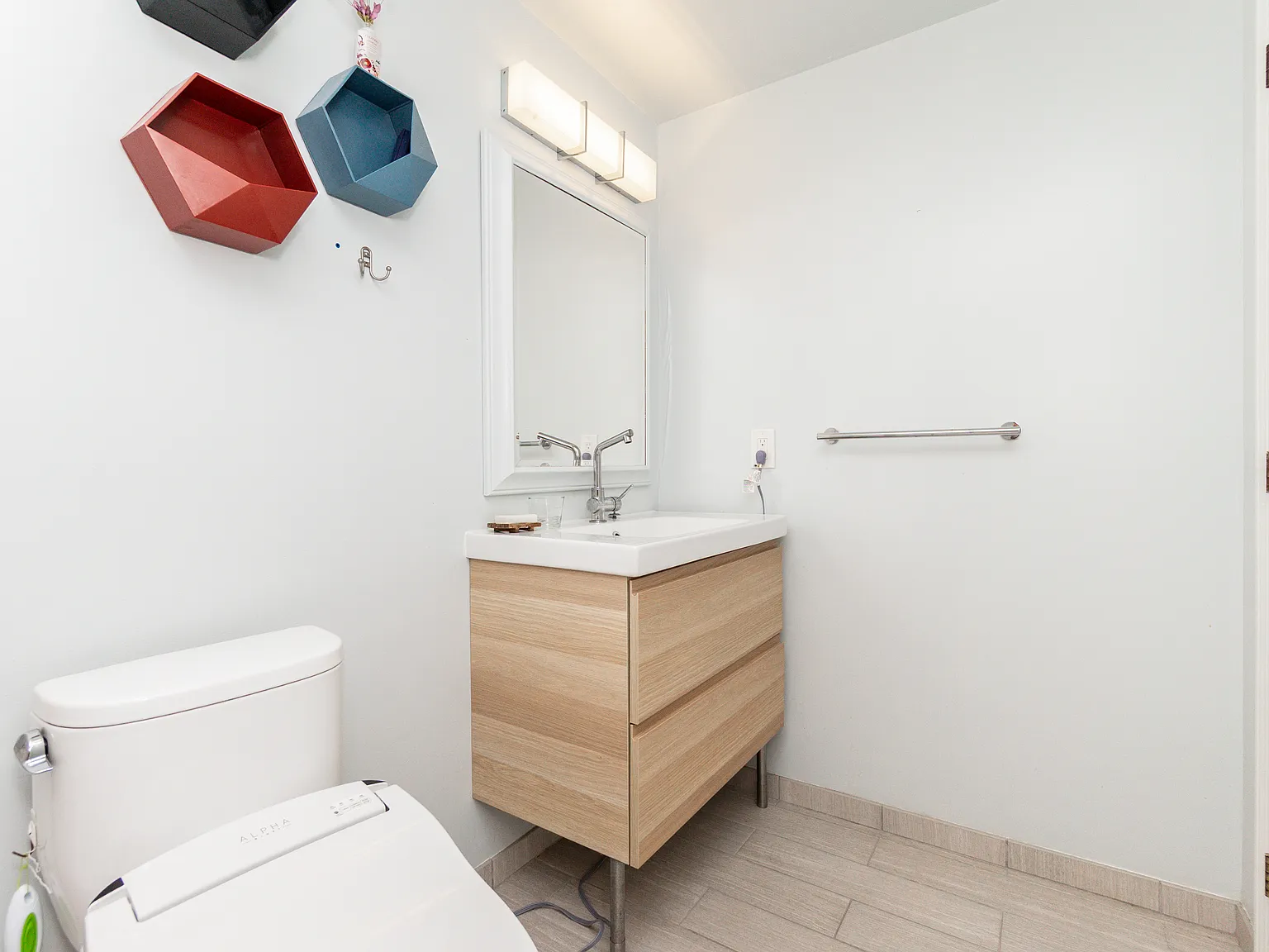 2 bed, 1.5 bath, 1103 sqft, $3,900 — Photo 3