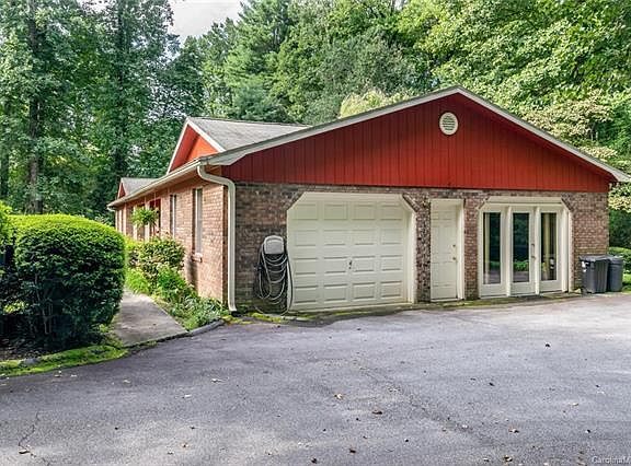 2nd image of 16 Hunters Ln