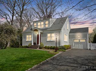 26 Thomasina Ln, Darien, CT 06820