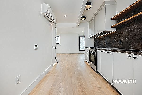 1st image of 250 Gold St #1216