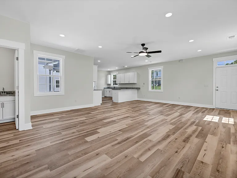 1158 Olympia Ave — Photo 17