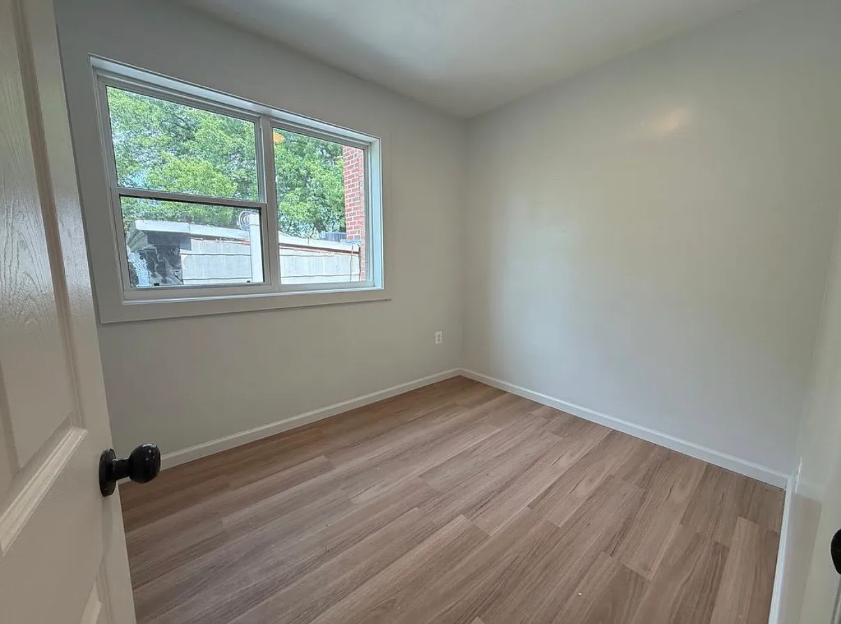 2 bed, 850 sqft, $1,950 — Photo 2