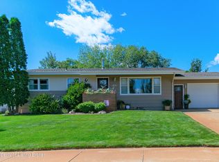 1081 12th Ave W, Dickinson, ND 58601