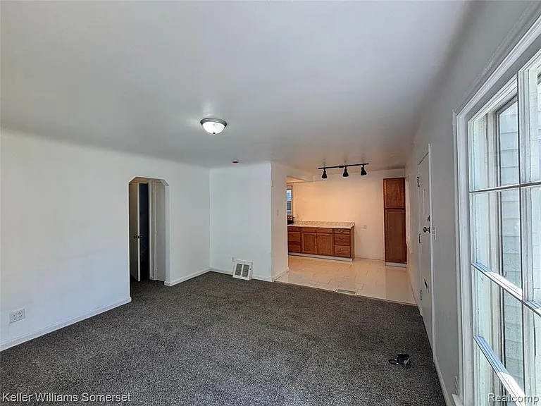 18350 Codding St — Photo 3