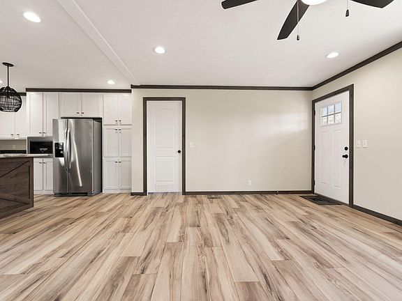 2nd image of 3096 Brassfield Rd