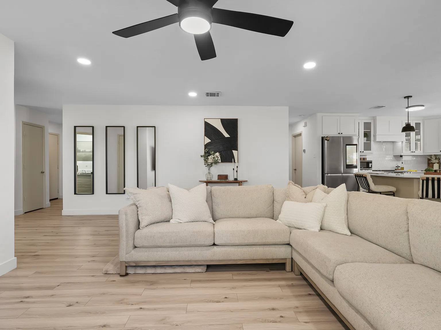 3 bed, 1658 sqft, $2,200 — Photo 4
