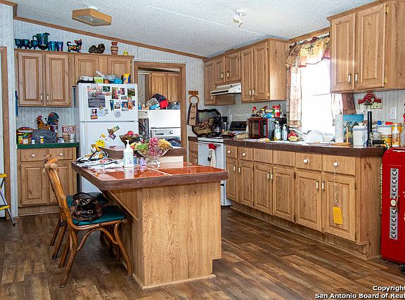 4th image of 2160 County Road 307