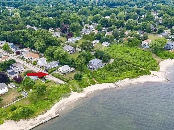 15 Pender Ave, Warwick, RI 02889