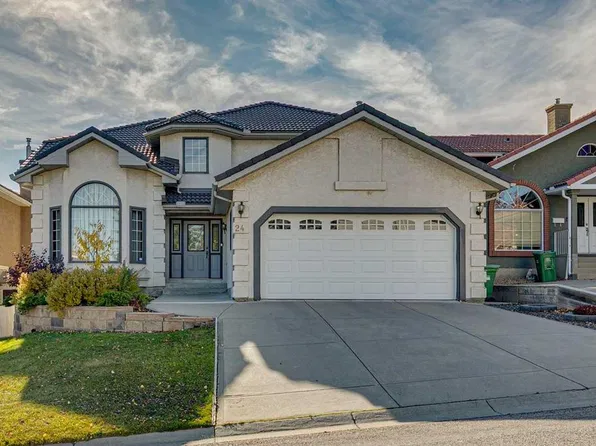 24 N Signature Point SW, Calgary, AB T3H 3B9