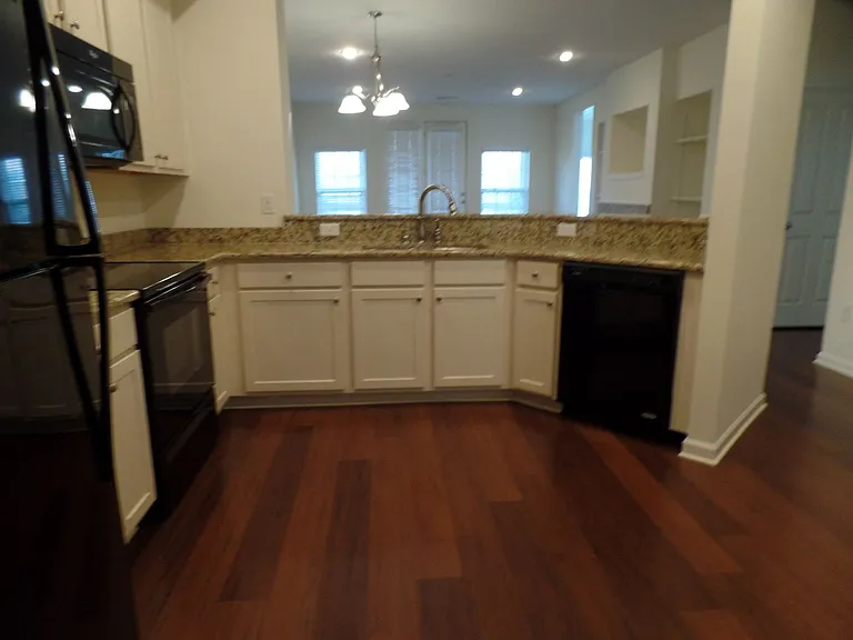 5353 Nottinghamshire Ln — Photo 14