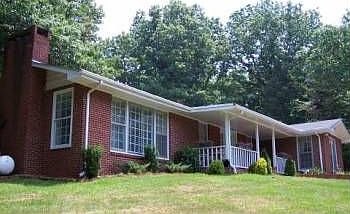 1st image of 423 Bradshaw Ln