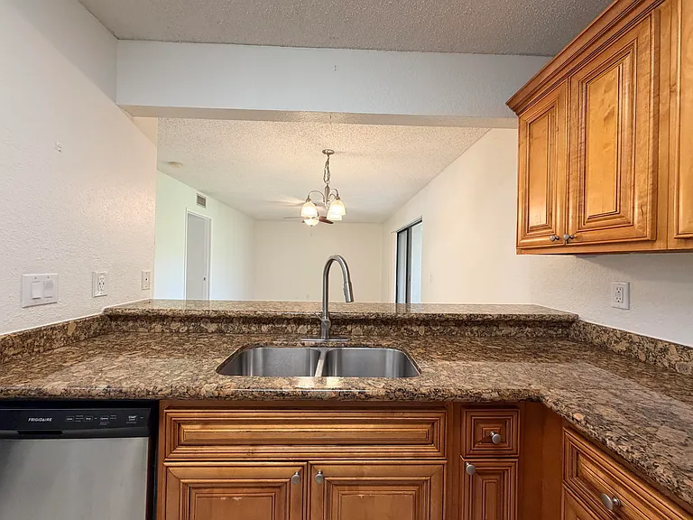 1541 Windorah Way #E — Photo 5