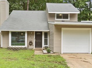 813 Pine Tree Ct, Newport News, VA 23608