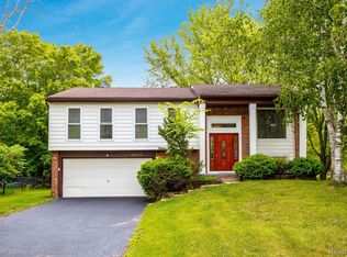 22512 Sheridan Rd, Novi, MI 48375