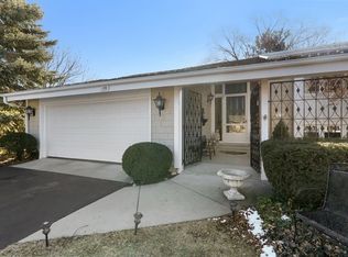 124 Briarwood Ave, Oak Brook, IL