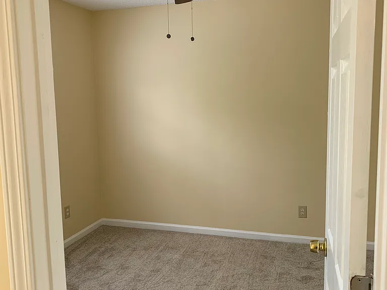382 Silverthorn Dr NW — Photo 14