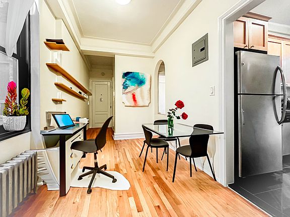 5th image of 166 2nd Ave APT 4I