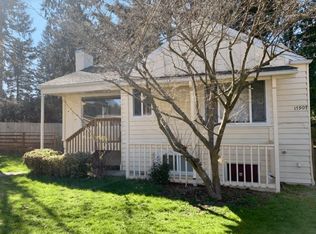 17907 10th Ave NE #B, Seattle, WA 98155