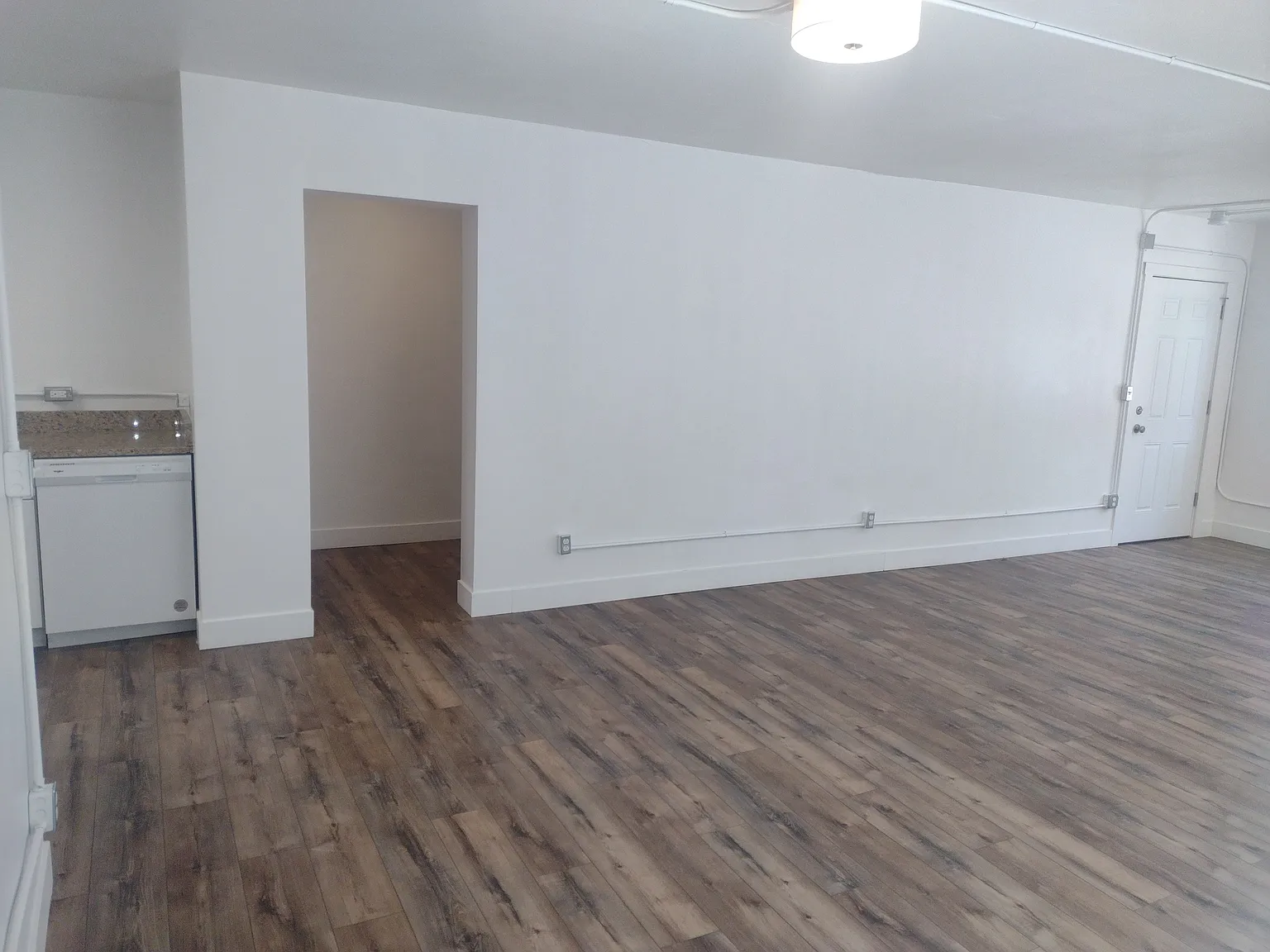 2 bed, 1200 sqft, $1,350 — Photo 4