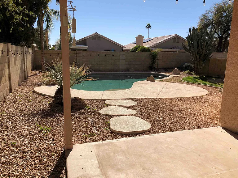 3513 E Kelton Ln — Photo 4