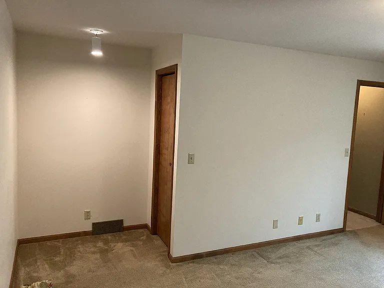 2703 Woodmeadow Dr SE — Photo 10
