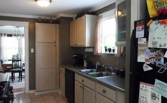 4th image of 223 Highland Ave