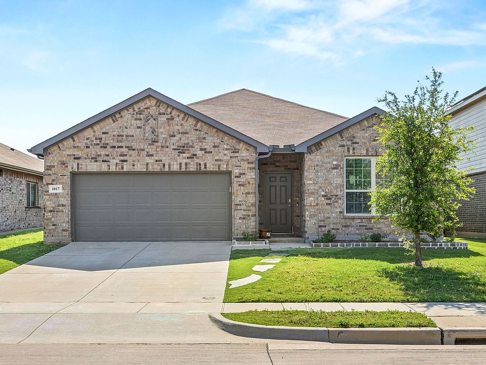1st image of 1017 Waverly Dr