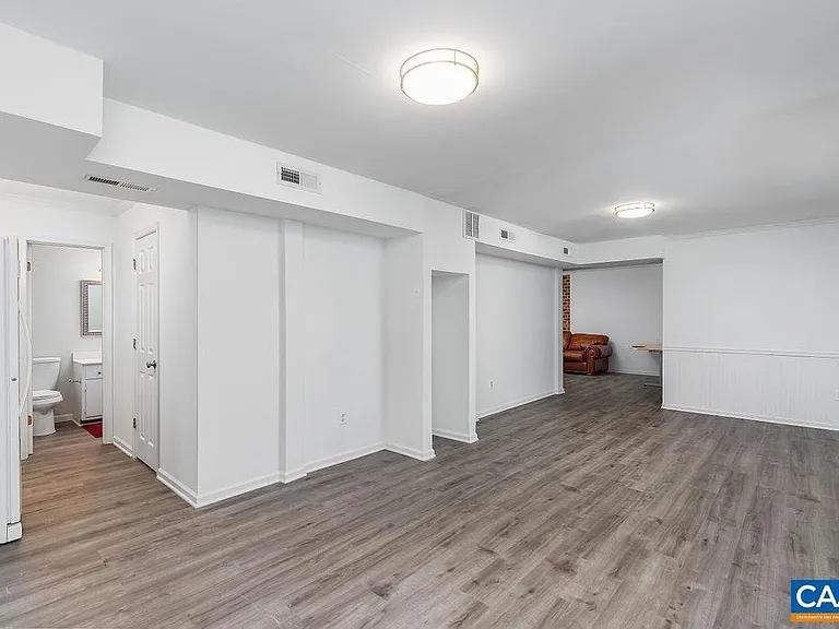 2810 Locust Hill Dr — Photo 30