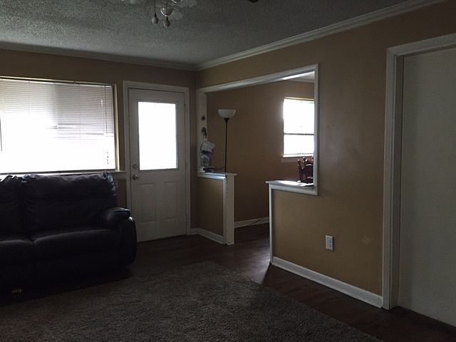 2nd image of 1609 E 49th St