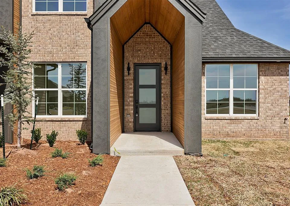 3252 Mission Hill Dr