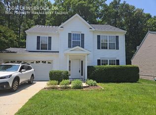 9104 Erinsbrook Dr, Raleigh, NC 27617