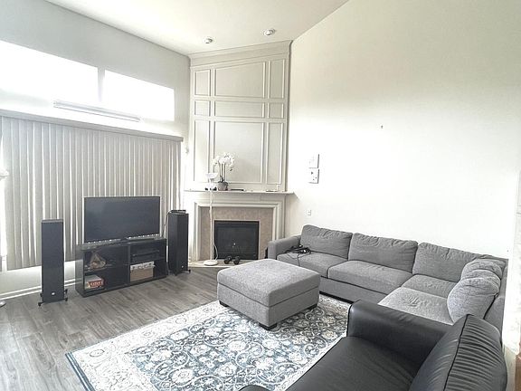 4th image of 7304 Essex Dr