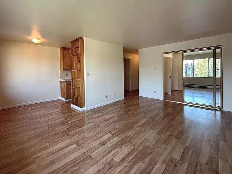 3837 Woodland Park Ave N #3831 — Photo 4
