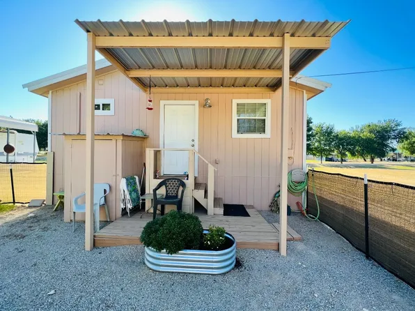230 Treasure Beach Rd, Comanche, TX 76442