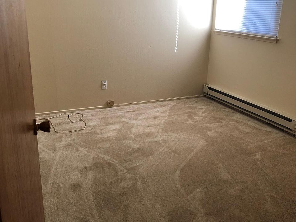 2nd image of 2267 Filbert St APT 5