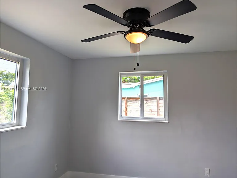 2721 NW 25th St — Photo 15
